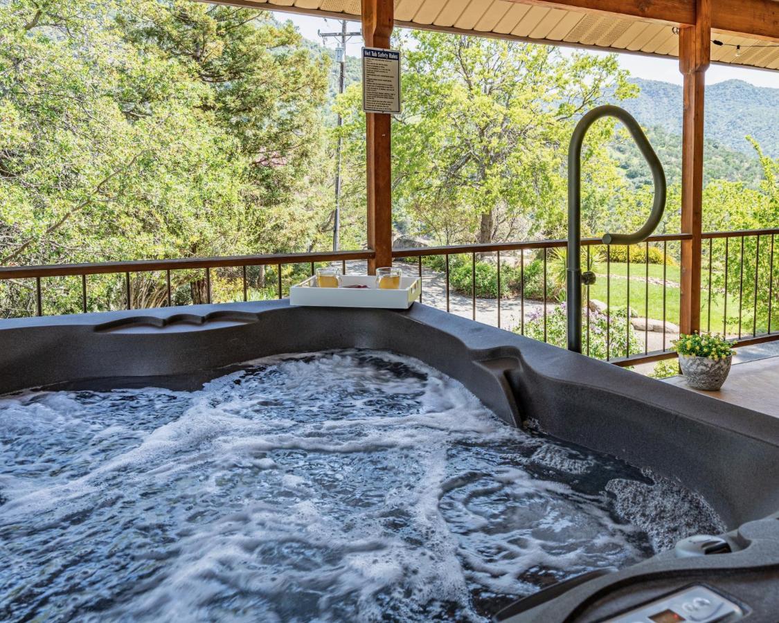 Secluded Mtn Top Family Haven W/Views Spa & Arcade Three Rivers Luaran gambar